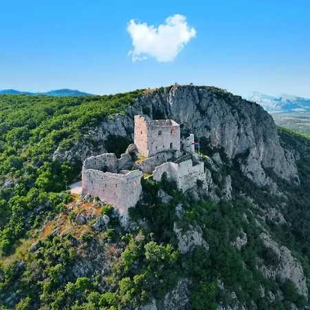 Apartment Kuca Za Odmor Elena Vrlika
