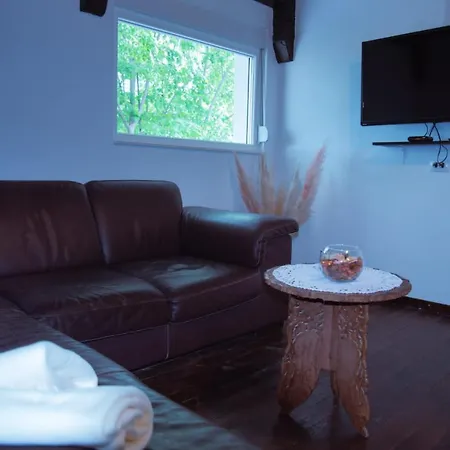 Kuca Za Odmor Elena Lägenhet Vrlika